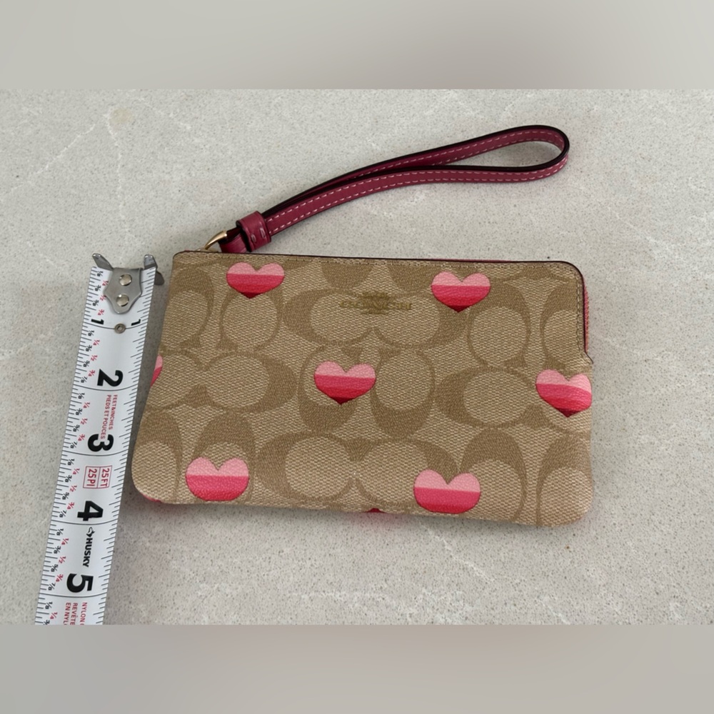 Coach Corner Zip Wristlet In Signature Canvas With Stripe Heart Print Luxury - Picture 6 of 9